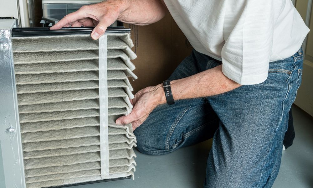 The Differences Between Fiberglass and Pleated Air Filters
